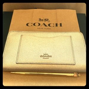 COACH Authentic Accordion  Zip Wallet